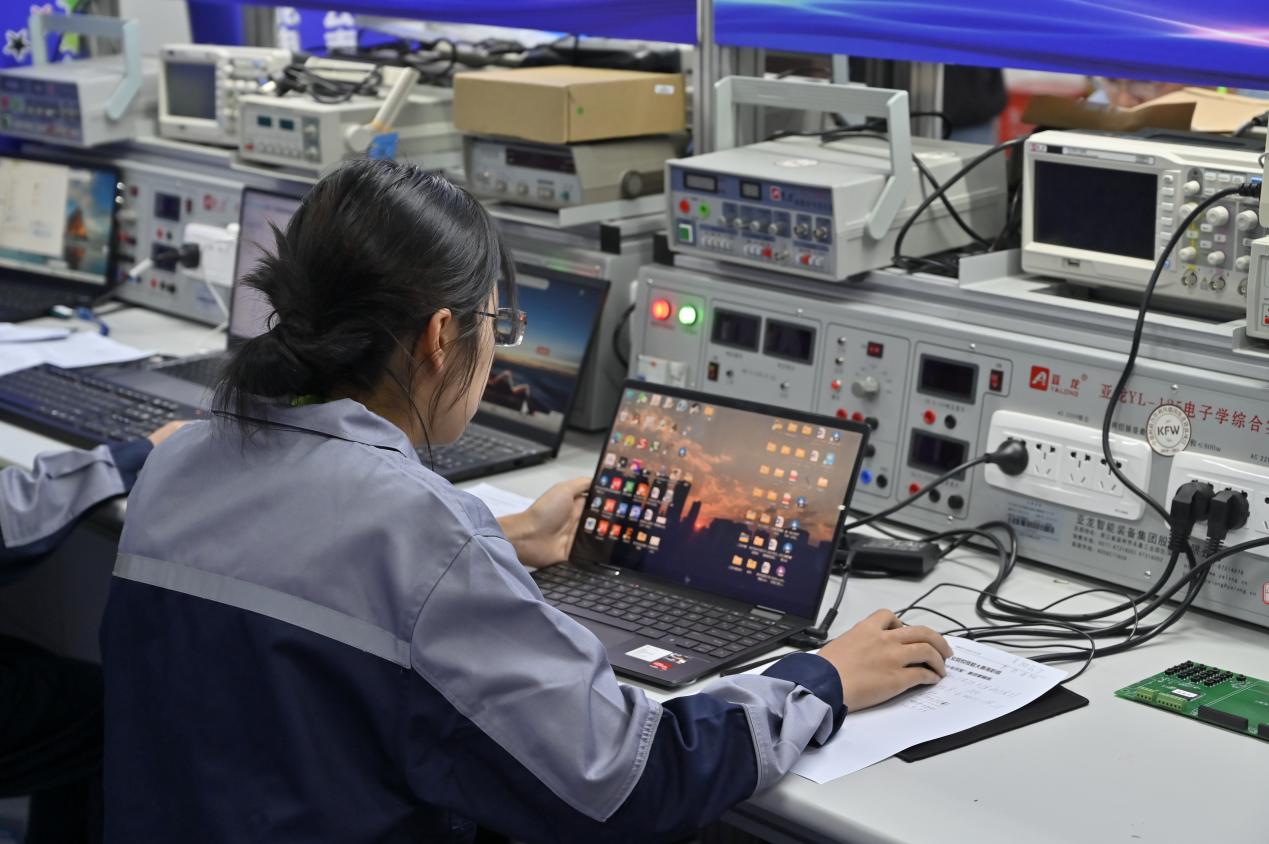 我校成功承辦2023年云南省職業院校技能大賽“智能電子產品設計與開發”賽項，以賽促學助推技術人才培養